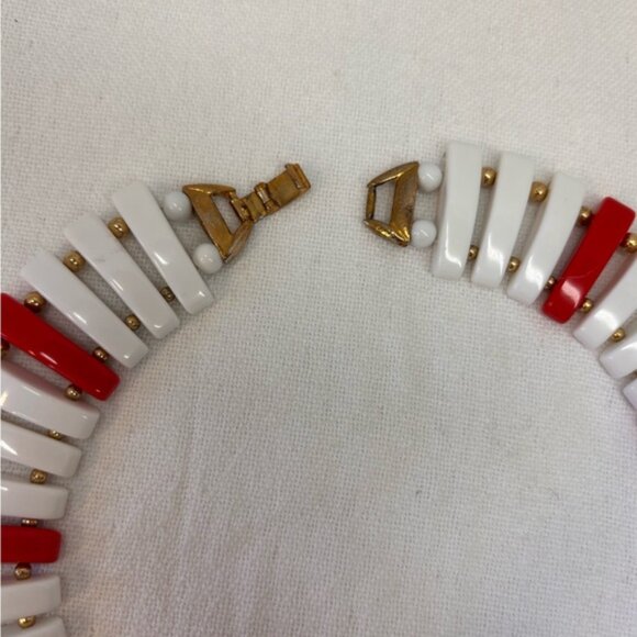 Retro Bold Red and White Statement Choker Necklace - Picture 11 of 16